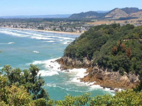  Waihi Beach Getaway-Studio, Ensuite & Private Deck  Уэйай Бич